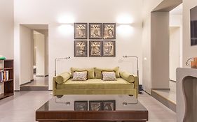Spanish Steps Deluxe Apartment